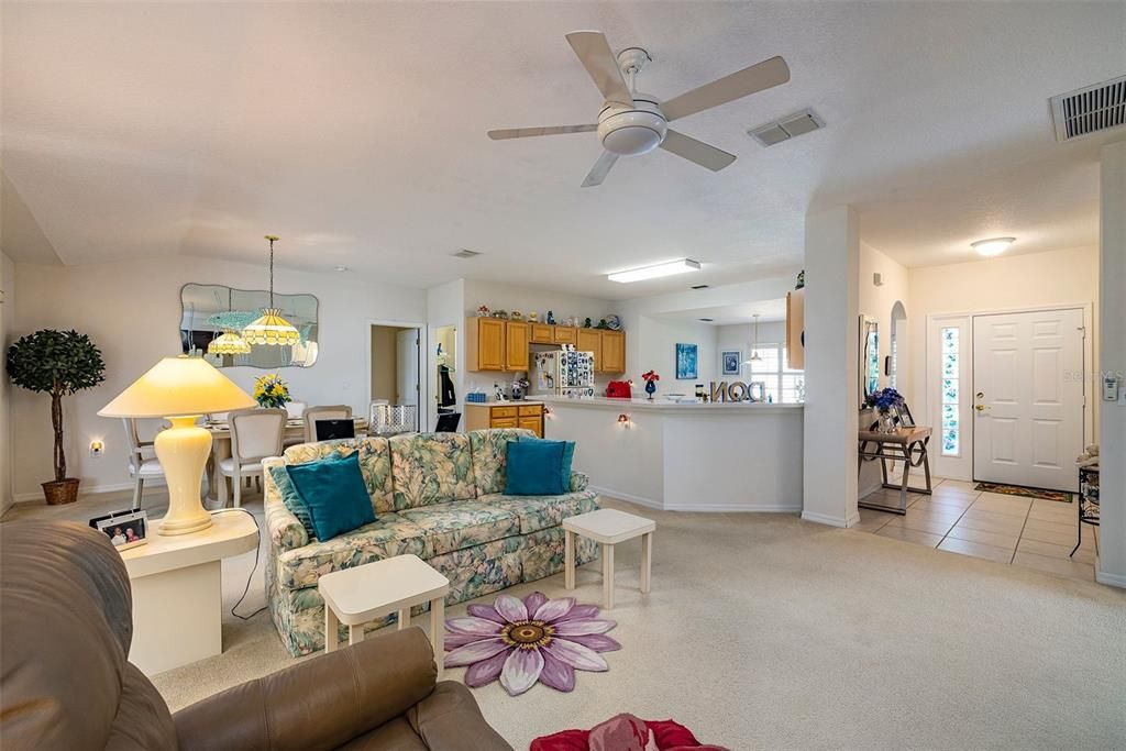 For Rent: $2,000 (3 beds, 2 baths, 1776 Square Feet)