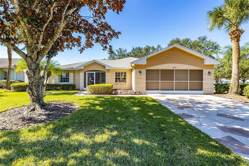 For Rent: $2,000 (3 beds, 2 baths, 1776 Square Feet)