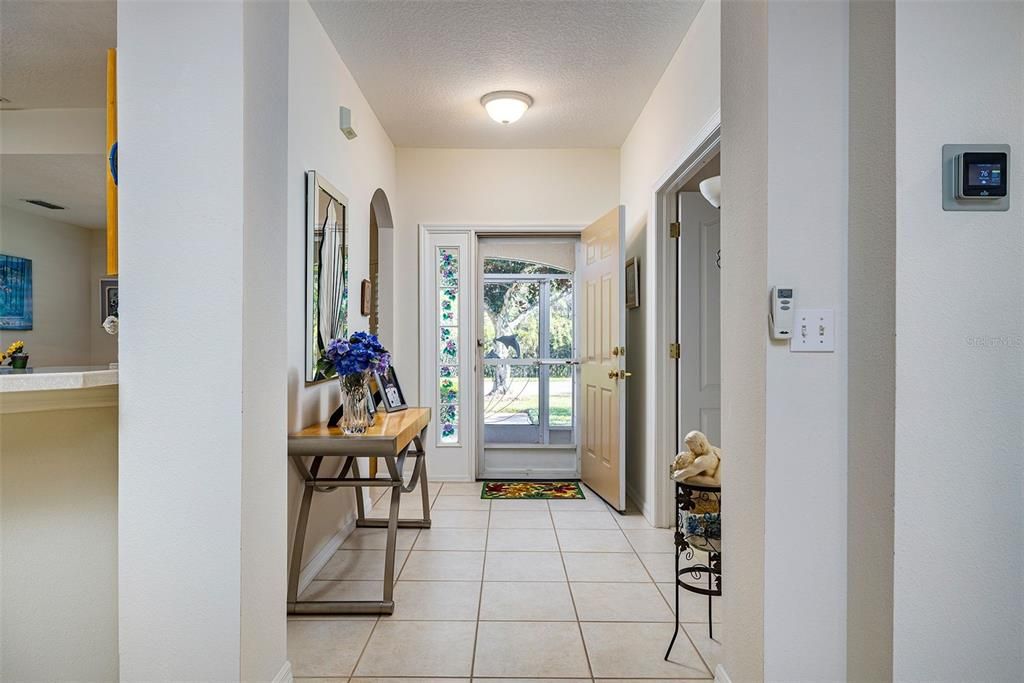 For Rent: $2,000 (3 beds, 2 baths, 1776 Square Feet)