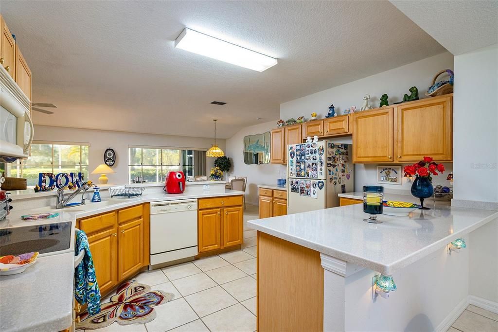 For Rent: $2,000 (3 beds, 2 baths, 1776 Square Feet)