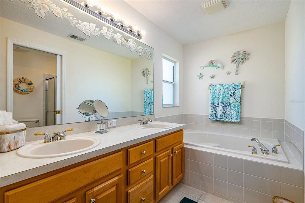 For Rent: $2,000 (3 beds, 2 baths, 1776 Square Feet)