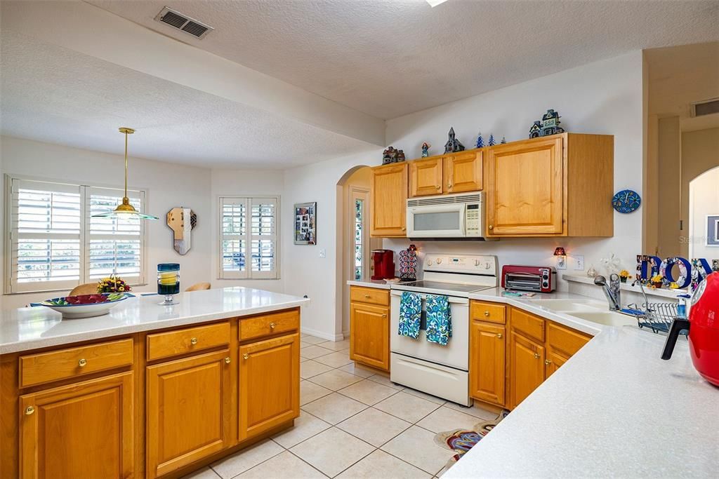 For Rent: $2,000 (3 beds, 2 baths, 1776 Square Feet)