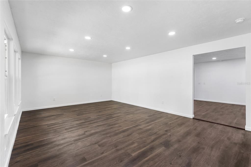 Active With Contract: $325,000 (4 beds, 2 baths, 2188 Square Feet)