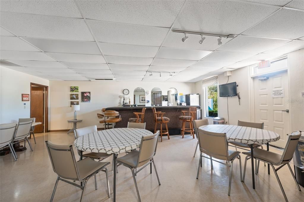 For Sale: $235,000 (2 beds, 2 baths, 1130 Square Feet)