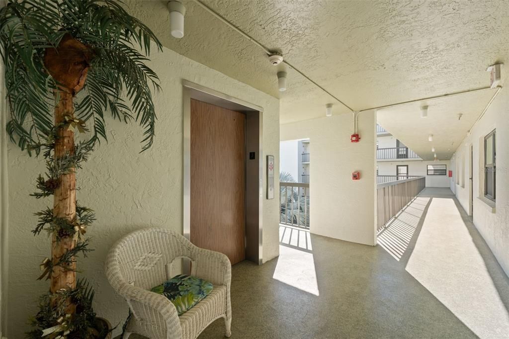 For Sale: $235,000 (2 beds, 2 baths, 1130 Square Feet)