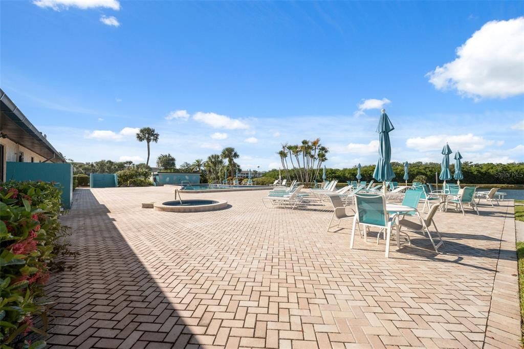 For Sale: $235,000 (2 beds, 2 baths, 1130 Square Feet)