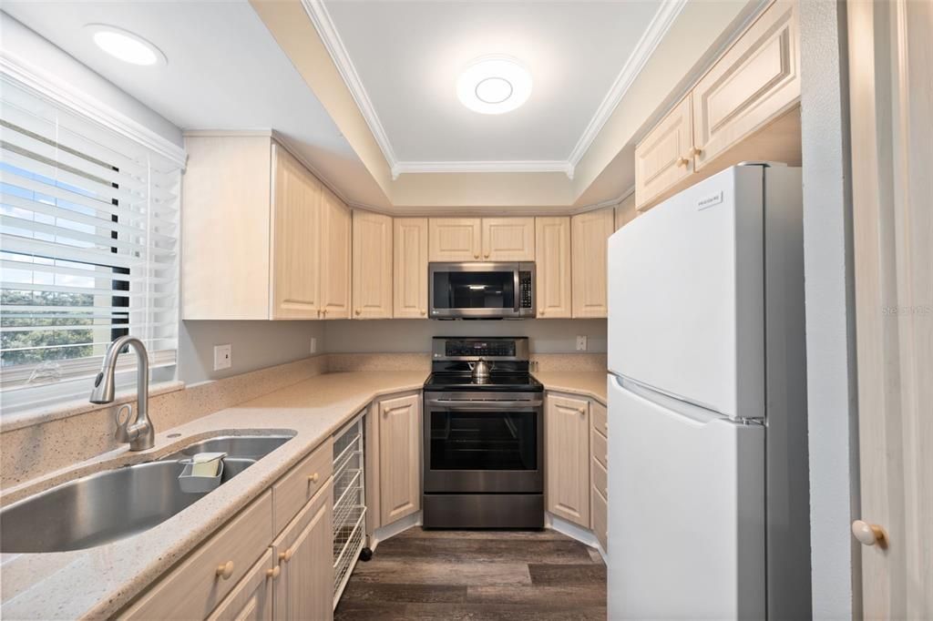 For Sale: $235,000 (2 beds, 2 baths, 1130 Square Feet)