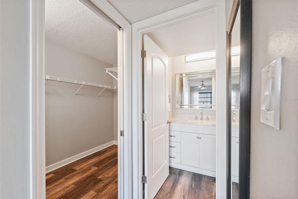 For Sale: $235,000 (2 beds, 2 baths, 1130 Square Feet)