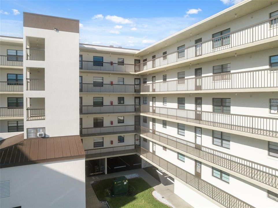 For Sale: $235,000 (2 beds, 2 baths, 1130 Square Feet)