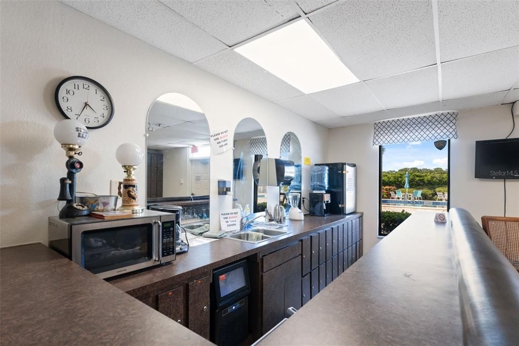 For Sale: $235,000 (2 beds, 2 baths, 1130 Square Feet)