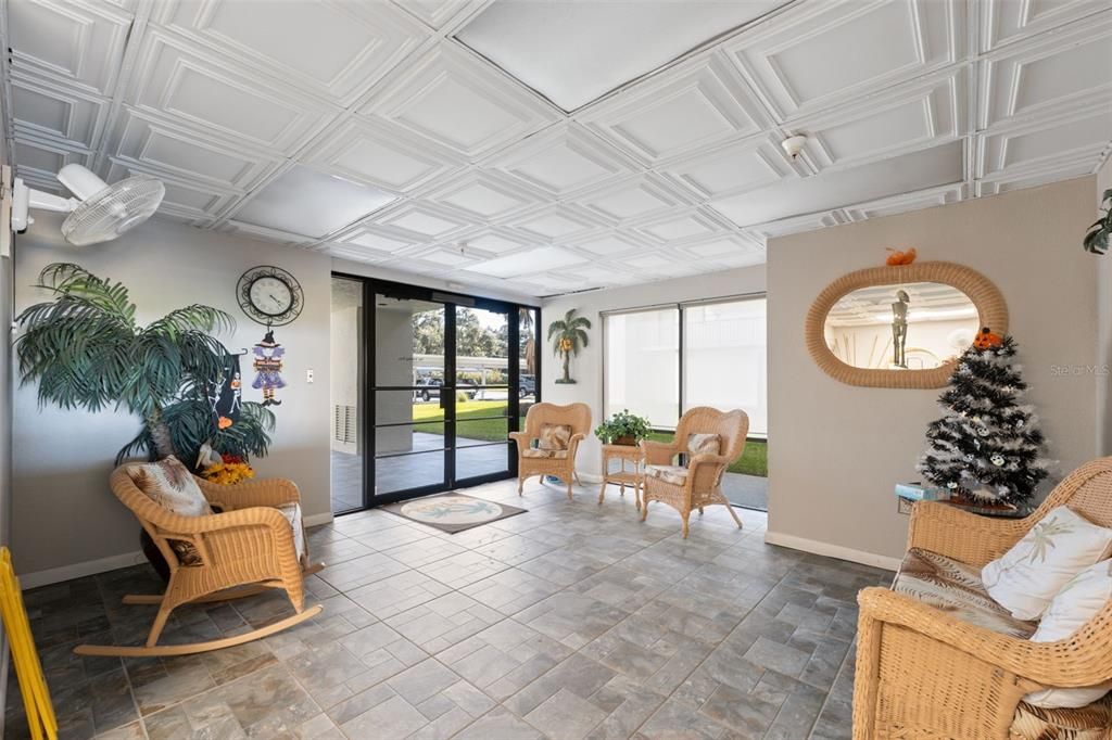 For Sale: $235,000 (2 beds, 2 baths, 1130 Square Feet)