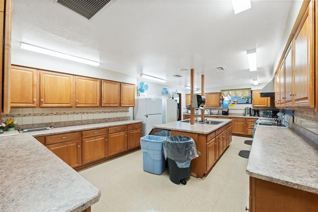 For Sale: $235,000 (2 beds, 2 baths, 1130 Square Feet)