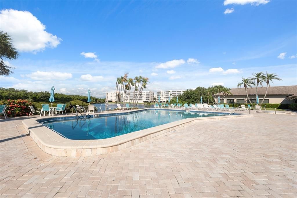 For Sale: $235,000 (2 beds, 2 baths, 1130 Square Feet)