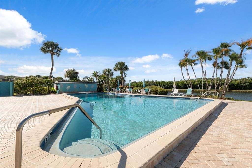 For Sale: $235,000 (2 beds, 2 baths, 1130 Square Feet)