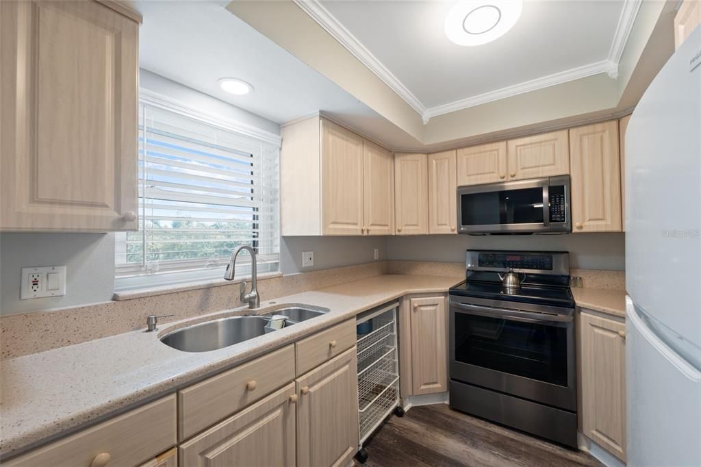 For Sale: $235,000 (2 beds, 2 baths, 1130 Square Feet)