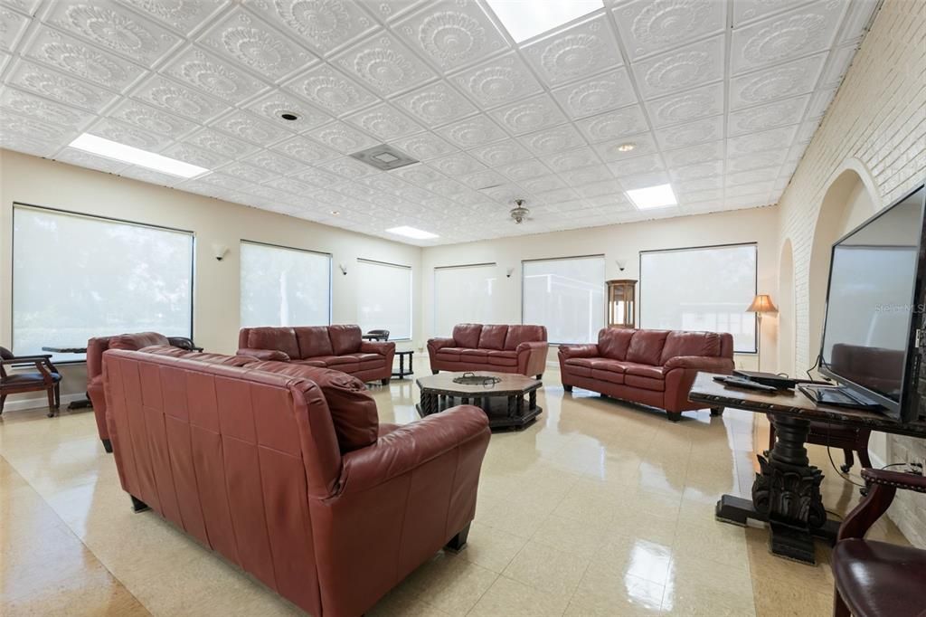 For Sale: $235,000 (2 beds, 2 baths, 1130 Square Feet)