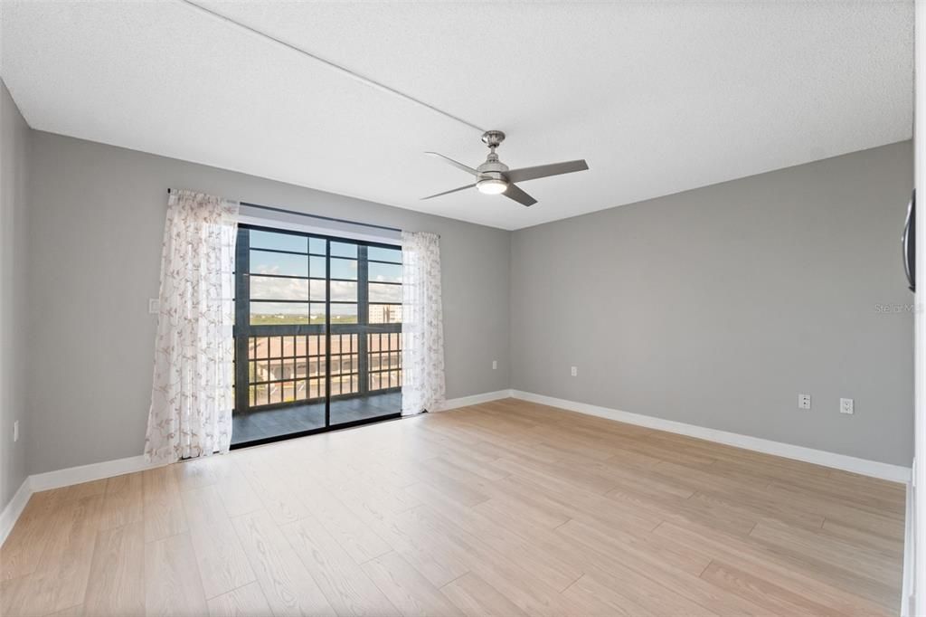 For Sale: $235,000 (2 beds, 2 baths, 1130 Square Feet)