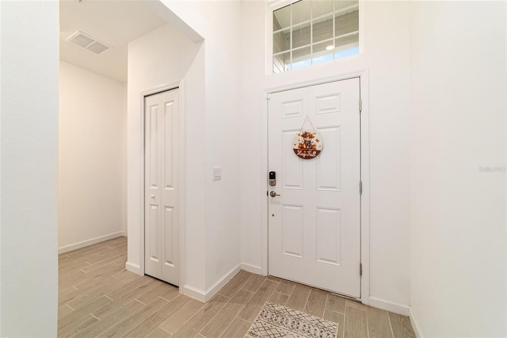 待售: $335,500 (4 贝兹, 3 浴室, 1987 平方英尺)