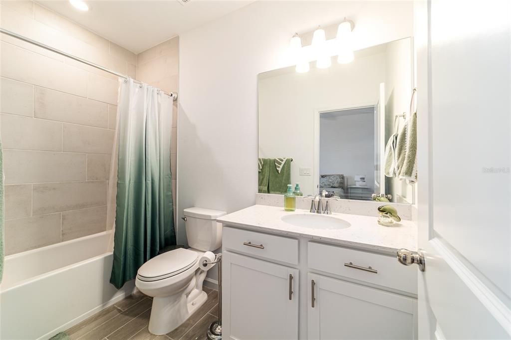 待售: $335,500 (4 贝兹, 3 浴室, 1987 平方英尺)