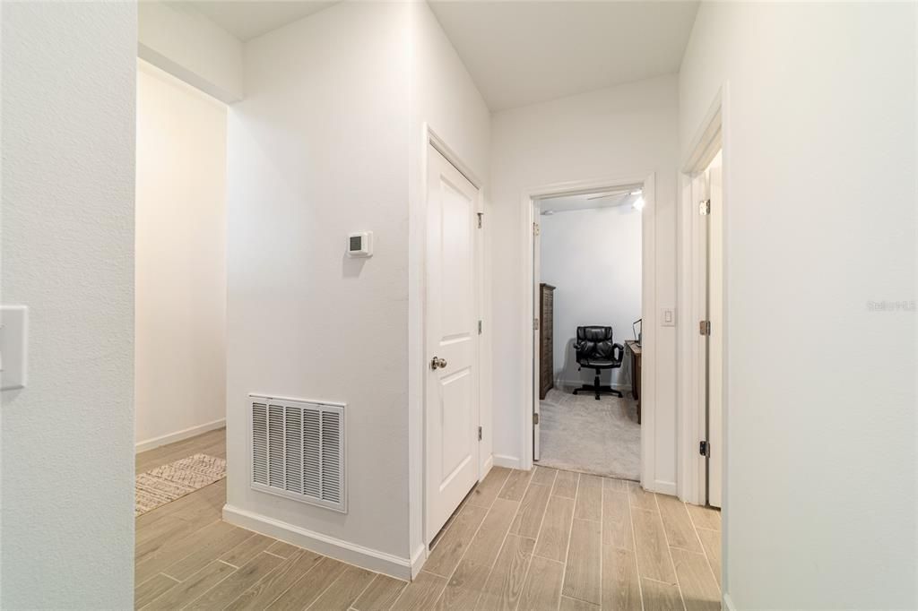 待售: $335,500 (4 贝兹, 3 浴室, 1987 平方英尺)