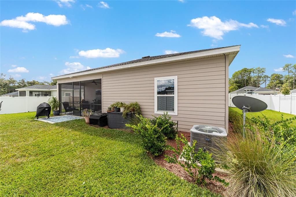 待售: $335,500 (4 贝兹, 3 浴室, 1987 平方英尺)