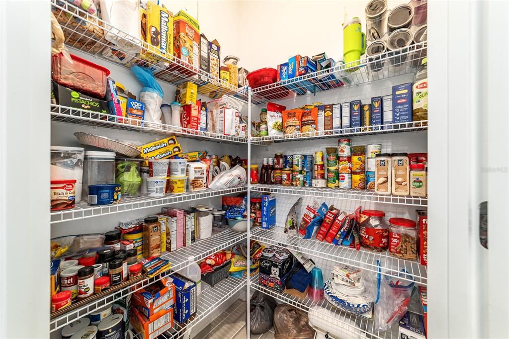 待售: $335,500 (4 贝兹, 3 浴室, 1987 平方英尺)