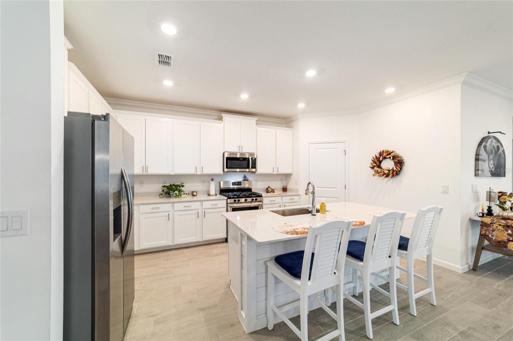 待售: $335,500 (4 贝兹, 3 浴室, 1987 平方英尺)