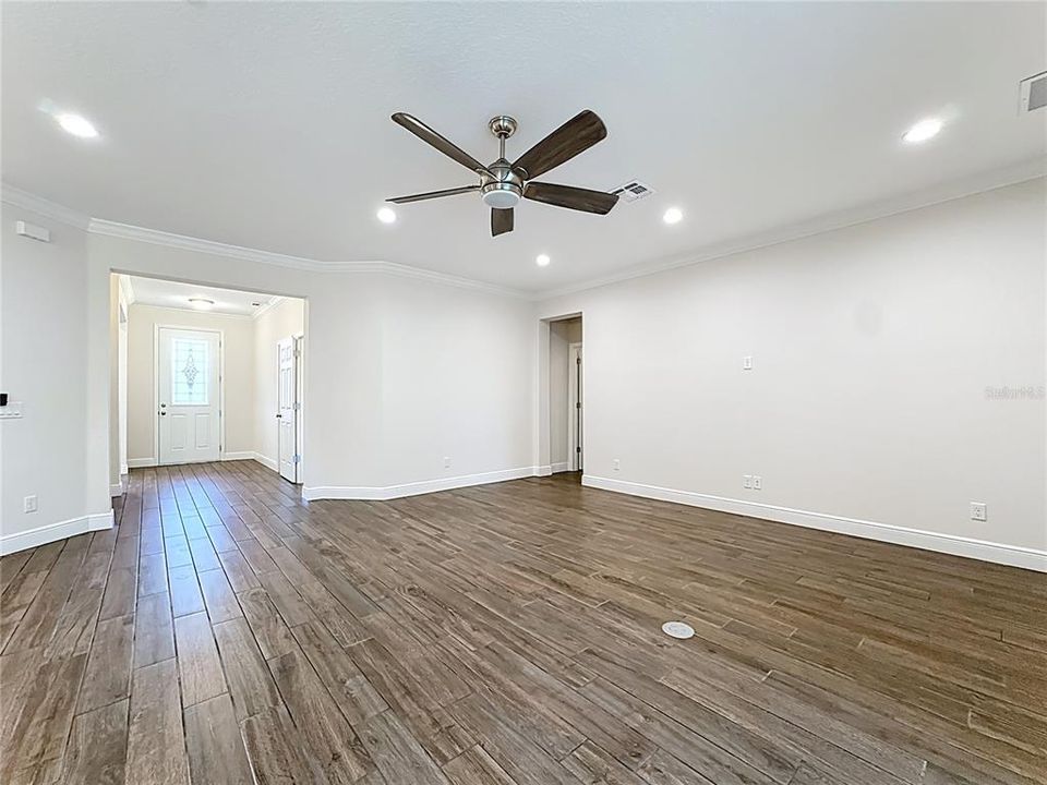 For Sale: $710,000 (4 beds, 3 baths, 2927 Square Feet)