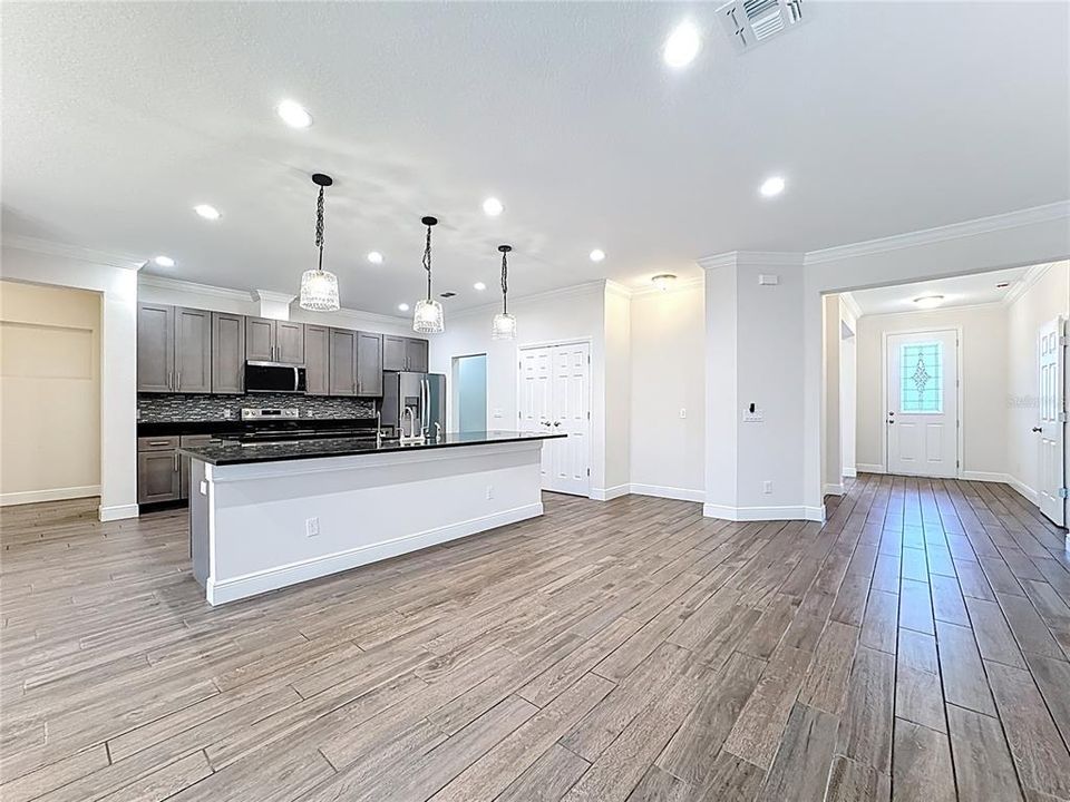 For Sale: $710,000 (4 beds, 3 baths, 2927 Square Feet)