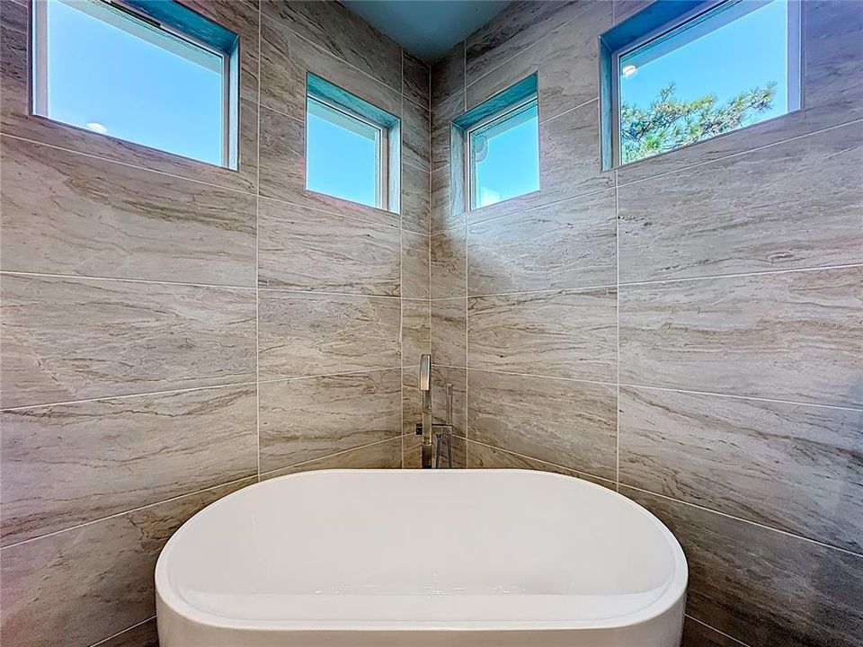 For Sale: $710,000 (4 beds, 3 baths, 2927 Square Feet)