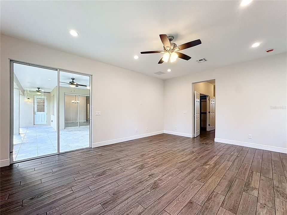 For Sale: $710,000 (4 beds, 3 baths, 2927 Square Feet)