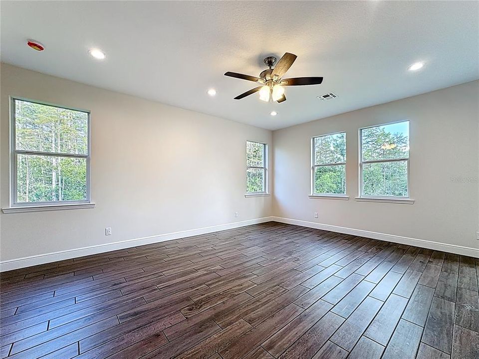 For Sale: $710,000 (4 beds, 3 baths, 2927 Square Feet)