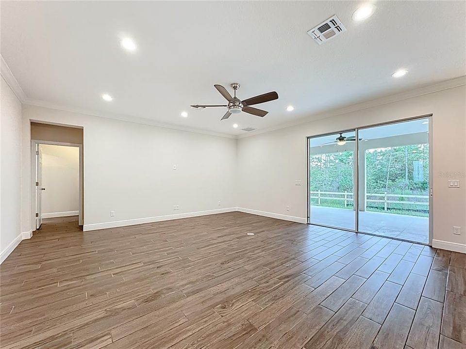 For Sale: $710,000 (4 beds, 3 baths, 2927 Square Feet)