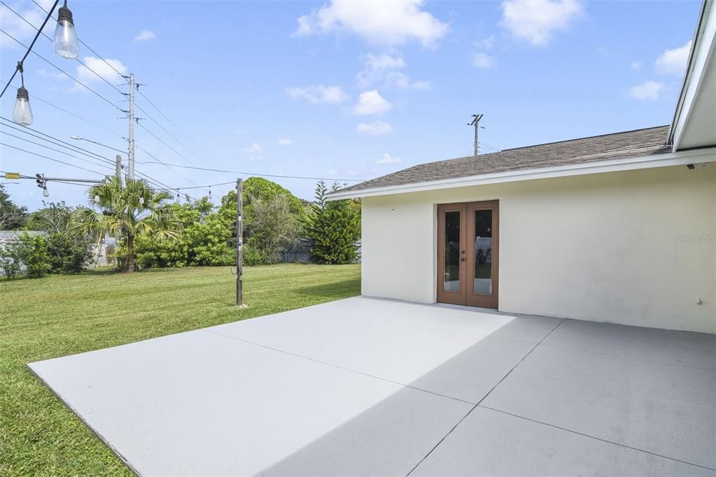 合同活跃: $390,000 (3 贝兹, 2 浴室, 1848 平方英尺)