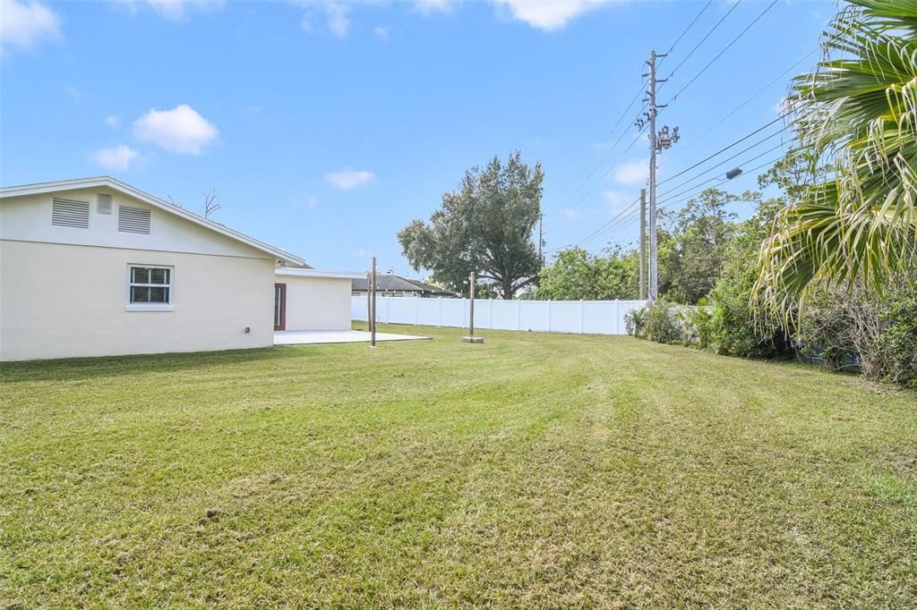 合同活跃: $390,000 (3 贝兹, 2 浴室, 1848 平方英尺)