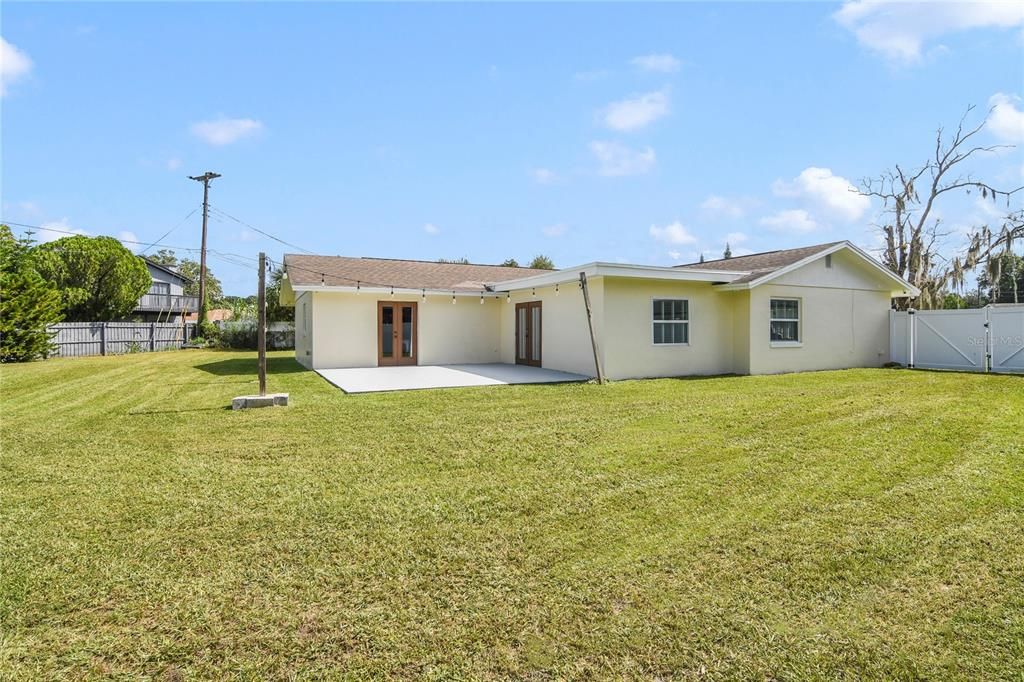 合同活跃: $390,000 (3 贝兹, 2 浴室, 1848 平方英尺)