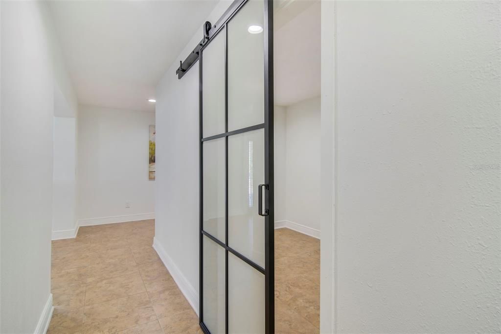 合同活跃: $390,000 (3 贝兹, 2 浴室, 1848 平方英尺)