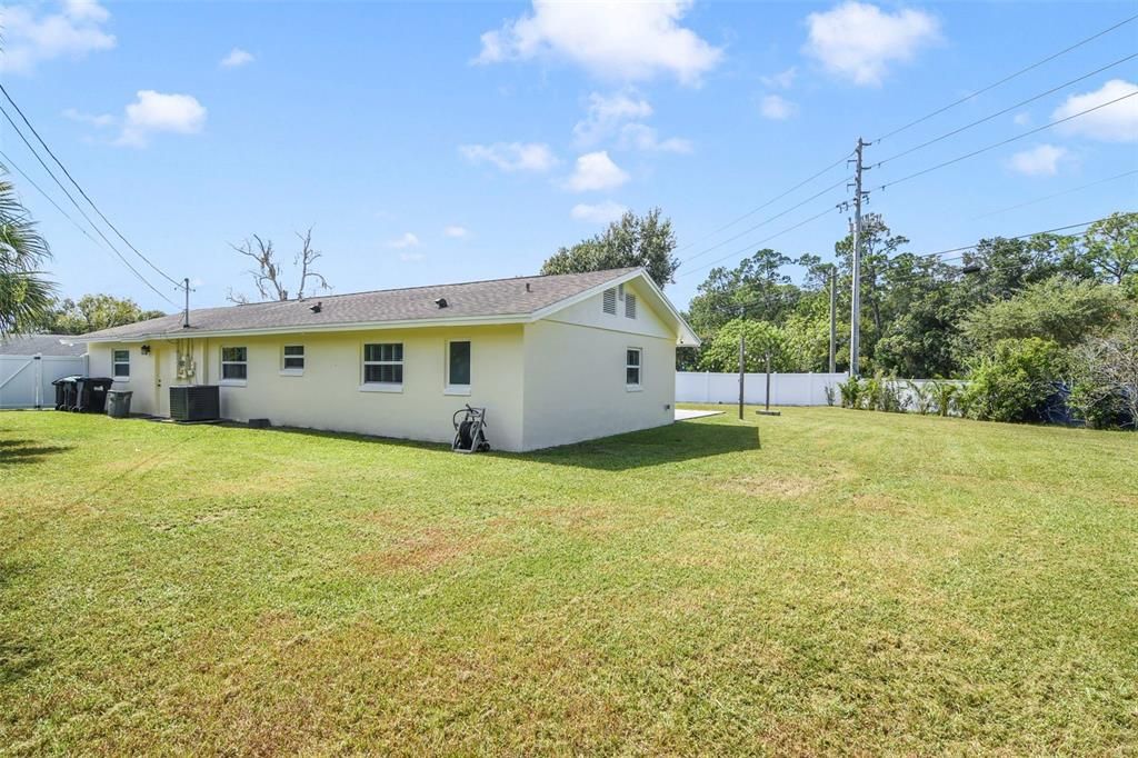 合同活跃: $390,000 (3 贝兹, 2 浴室, 1848 平方英尺)