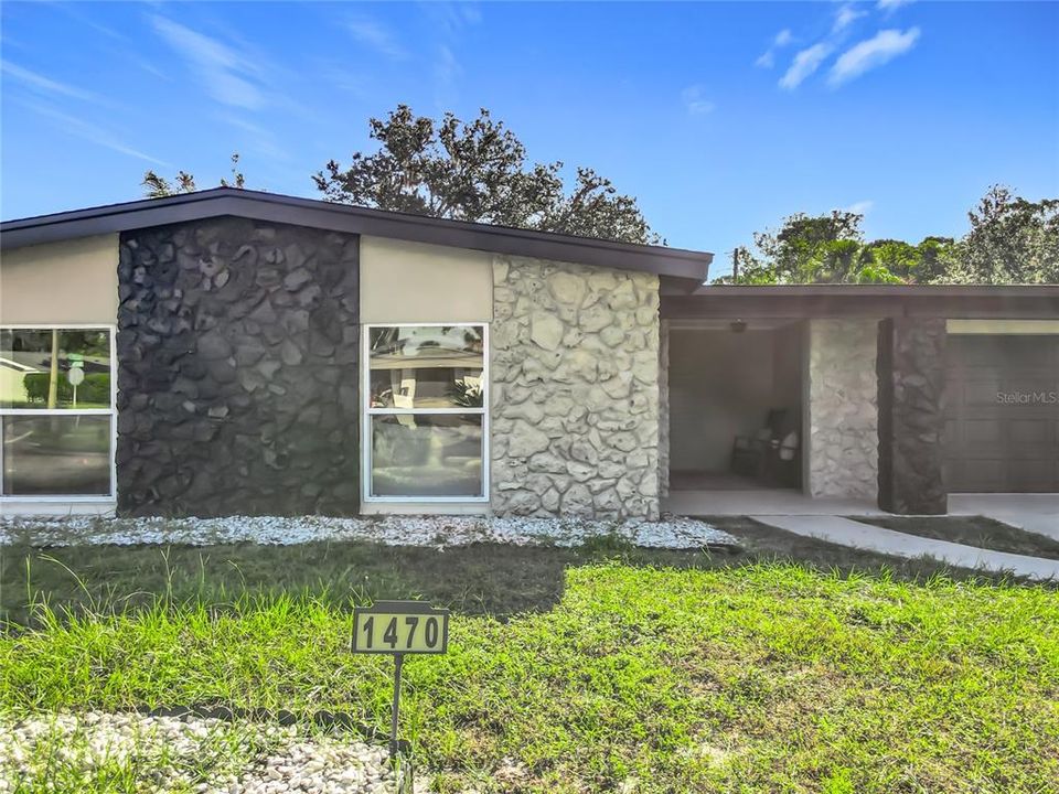 For Sale: $575,000 (4 beds, 2 baths, 2000 Square Feet)