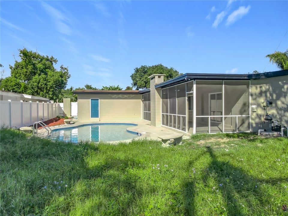 For Sale: $575,000 (4 beds, 2 baths, 2000 Square Feet)