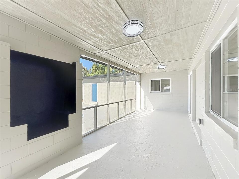 For Sale: $575,000 (4 beds, 2 baths, 2000 Square Feet)