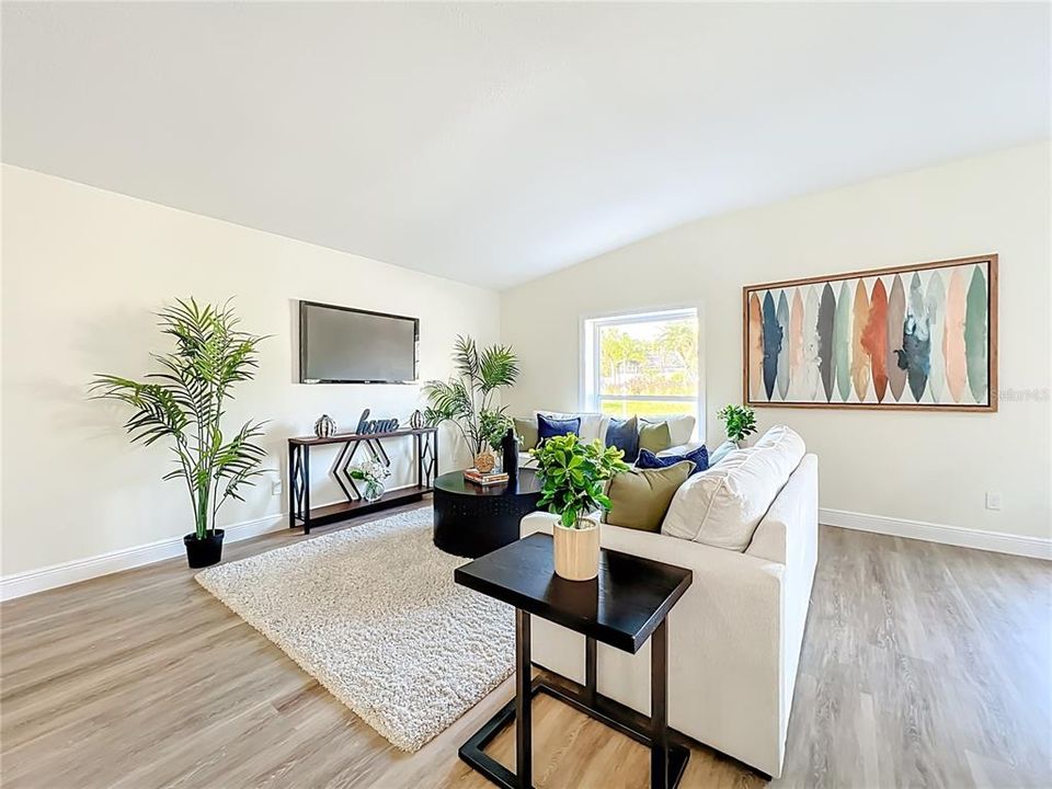 For Sale: $575,000 (4 beds, 2 baths, 2000 Square Feet)