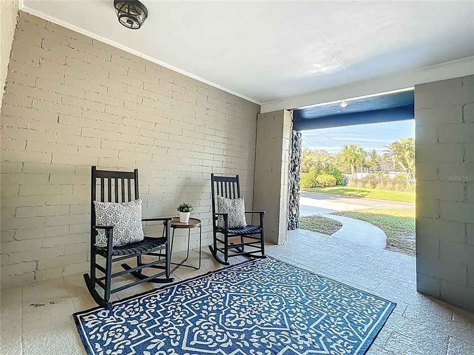 For Sale: $575,000 (4 beds, 2 baths, 2000 Square Feet)