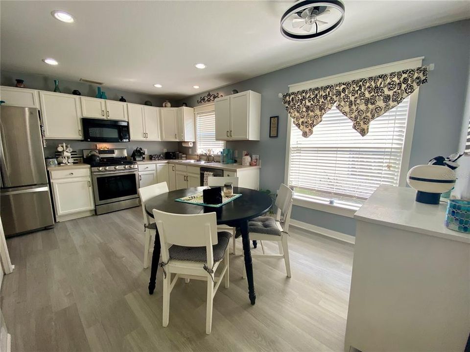 En Venta: $242,000 (2 camas, 2 baños, 1385 Pies cuadrados)