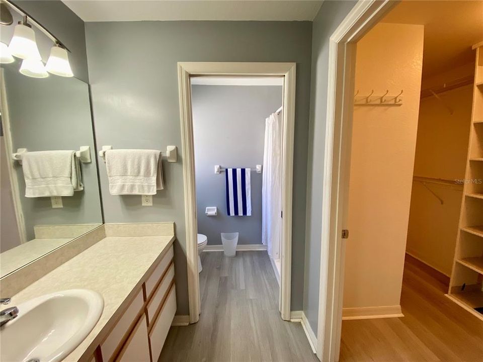 En Venta: $242,000 (2 camas, 2 baños, 1385 Pies cuadrados)