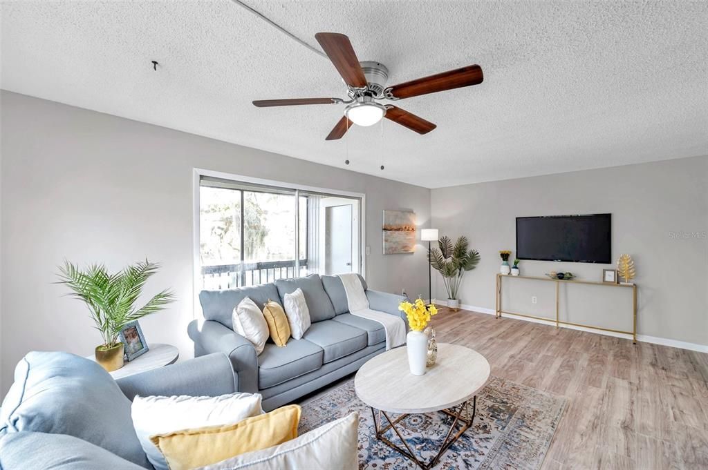 出租: $2,000 (2 贝兹, 2 浴室, 1260 平方英尺)