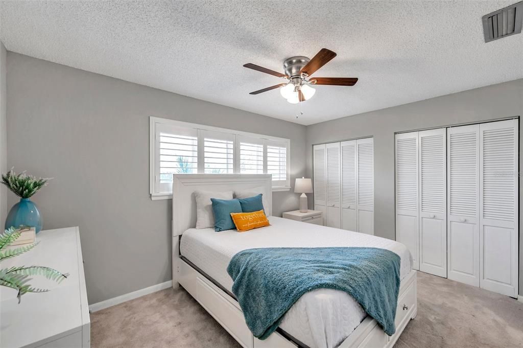 出租: $2,000 (2 贝兹, 2 浴室, 1260 平方英尺)