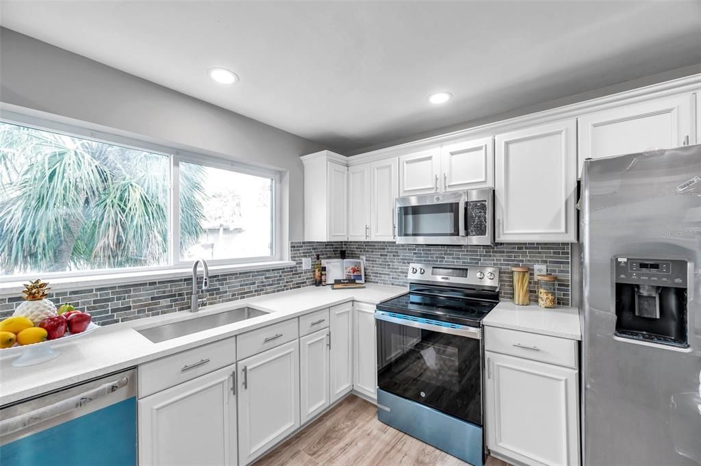 出租: $2,000 (2 贝兹, 2 浴室, 1260 平方英尺)