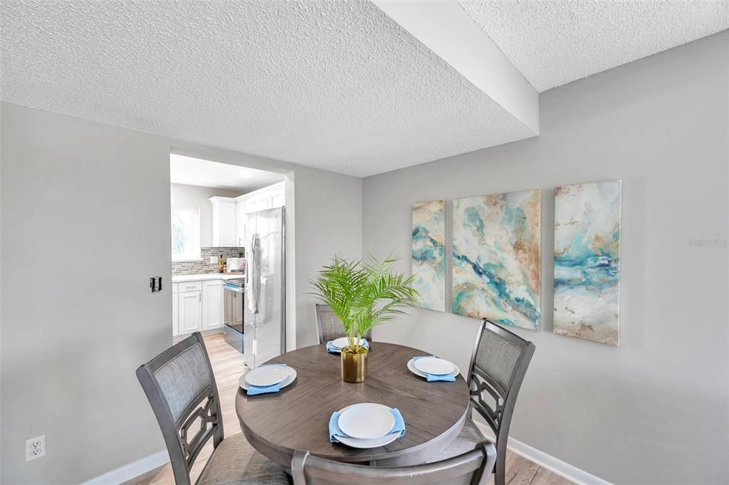 出租: $2,000 (2 贝兹, 2 浴室, 1260 平方英尺)