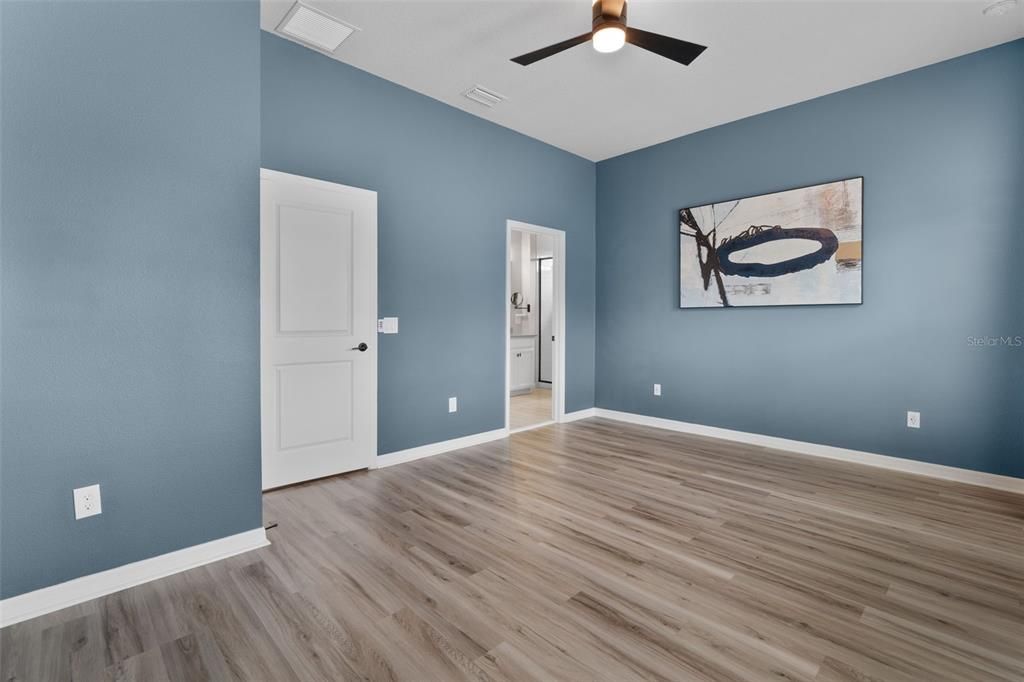 Под контрактом: $375,000 (3 спален, 2 ванн, 1603 Квадратных фут)